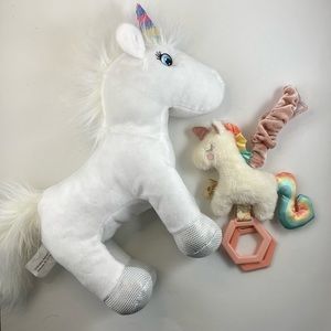 🍄 Itzy Ritzy Unicorn & Rainbow Rattle Teether Plush Bundle Newborn baby girl